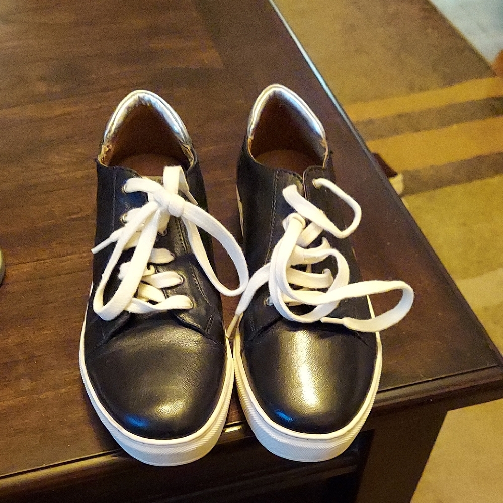 Women's SoftWalk Indio Sneakers